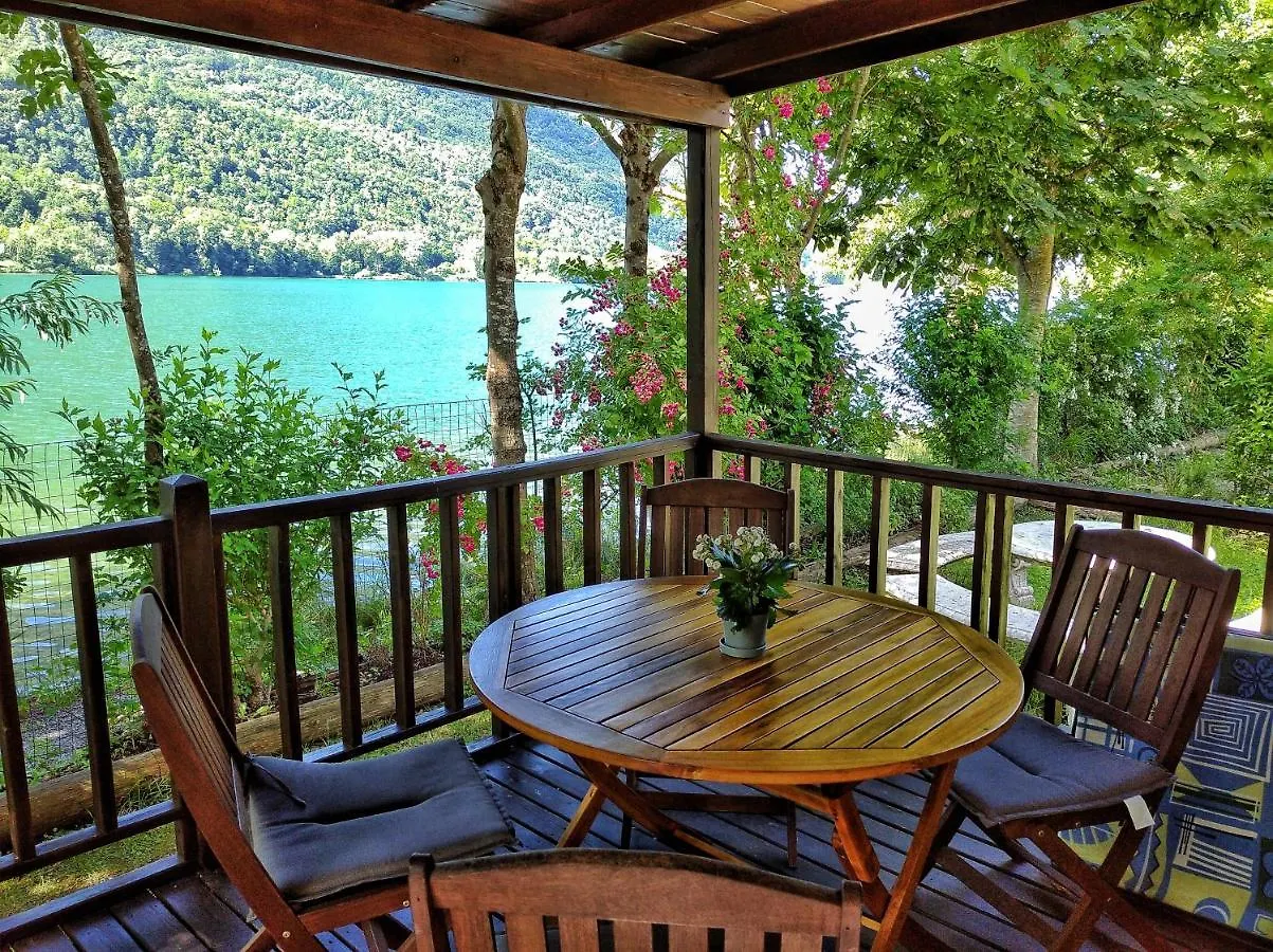 Campeggio Villaggio Turistico Il Lago Dorato Carlazzo Italia